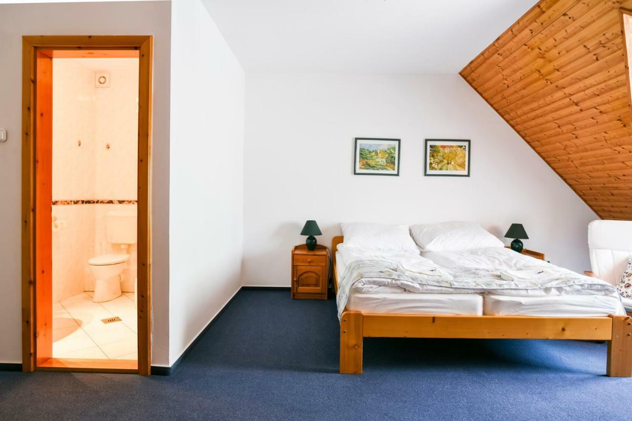 Gyorfi Apartmanhaz ซามาร์ดี ภายนอก รูปภาพ